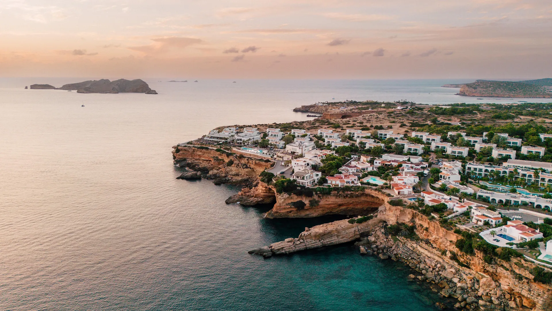 ***** Hotel 7Pines Resort Ibiza, Part Of Destination By Hyatt San José Spanje